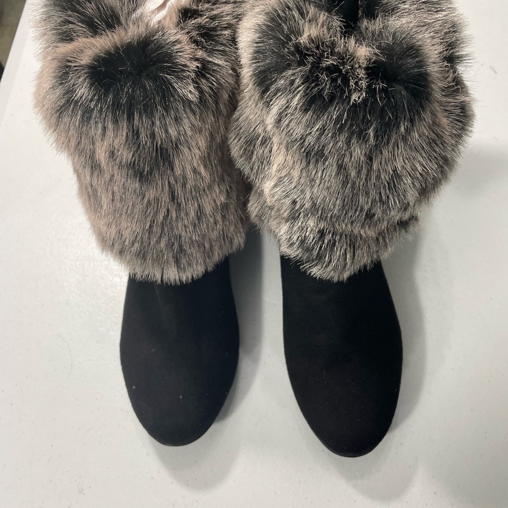 R2 Black and Gray Faux Fur Winter Boots Size 8.5 SB-50